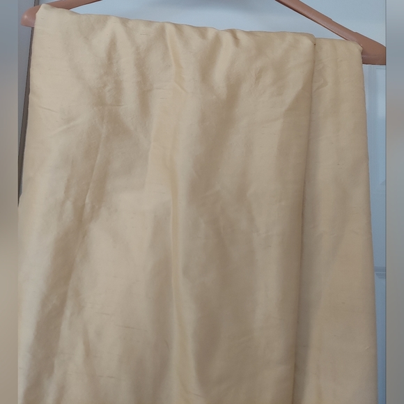 *GORG Dupioni Silk Drapes* Custom-made pale yellow triple lined curtains - Picture 10 of 10